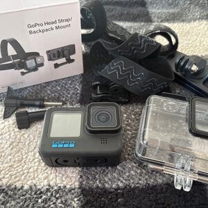 GoPro HERO 10 black with extras